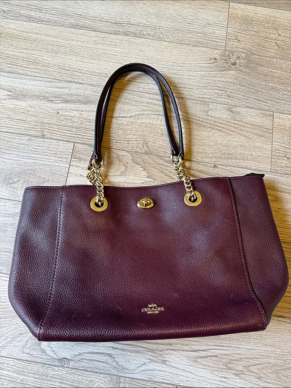 Coach Turnlock Chain Tote Bag Oxblood Leather maroon gold